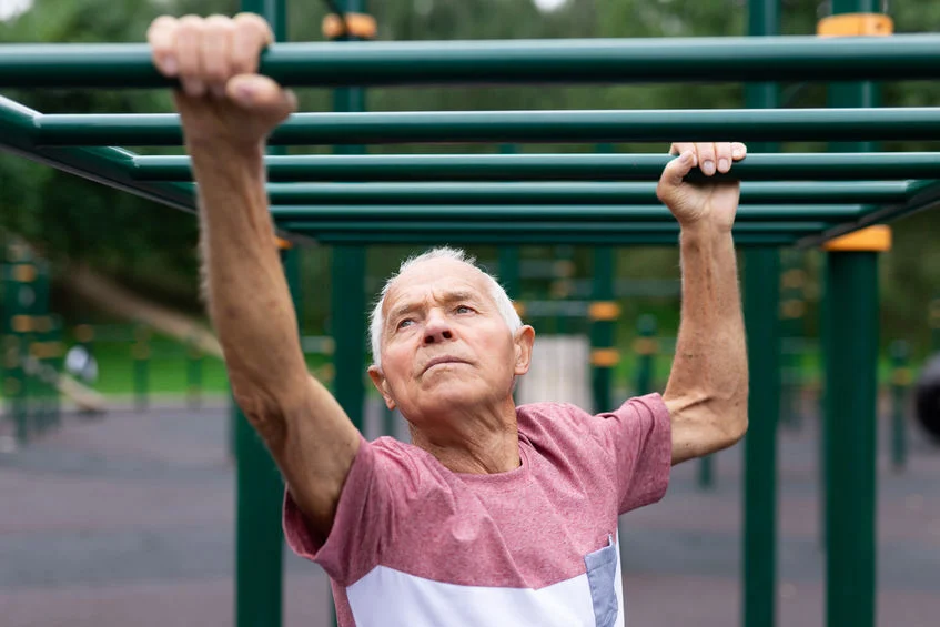 Man Increased in vitality aftertaking sea moss