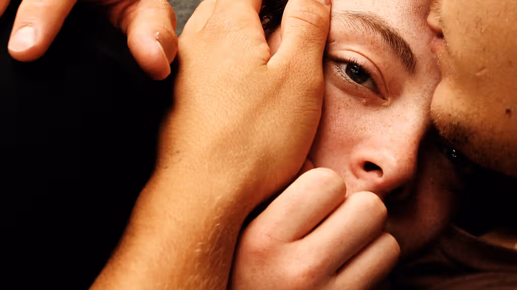 How Can You Cope with a Fear of Intimacy When You Have a Painful Condition?