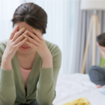 What Are The Hidden Signs of Postpartum ‘Brain Fog’ vs. Depression?